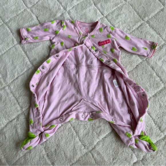 Carter's Just One You | Pink Ruffle Baby Froggie Sleep N' Play | Size 3 Months - Picture 7 of 8